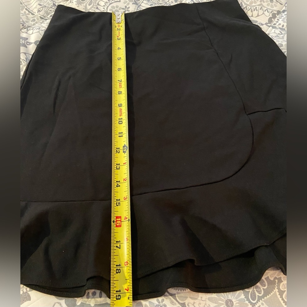 LOFT BLACK RUFFLE PONTE SKIRT SIZE SMALL - Picture 3 of 8